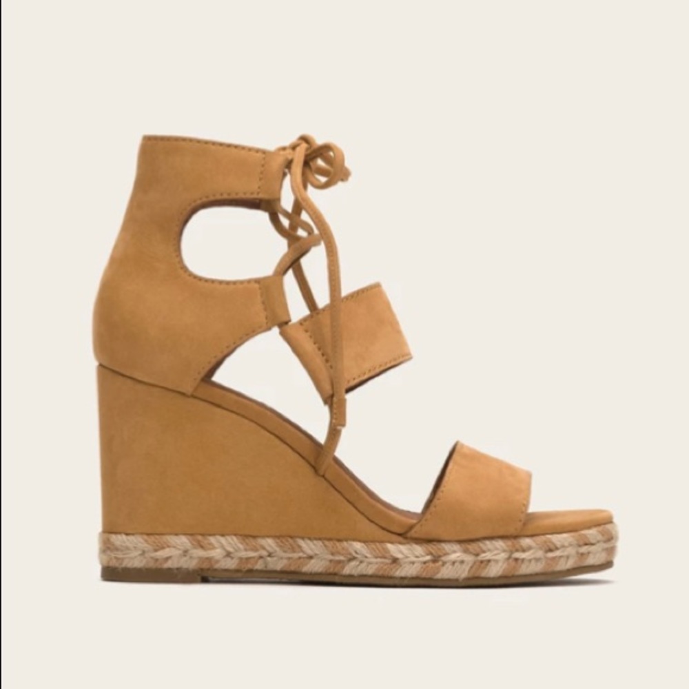Frye Roberta Ghillie Wedge in Sand